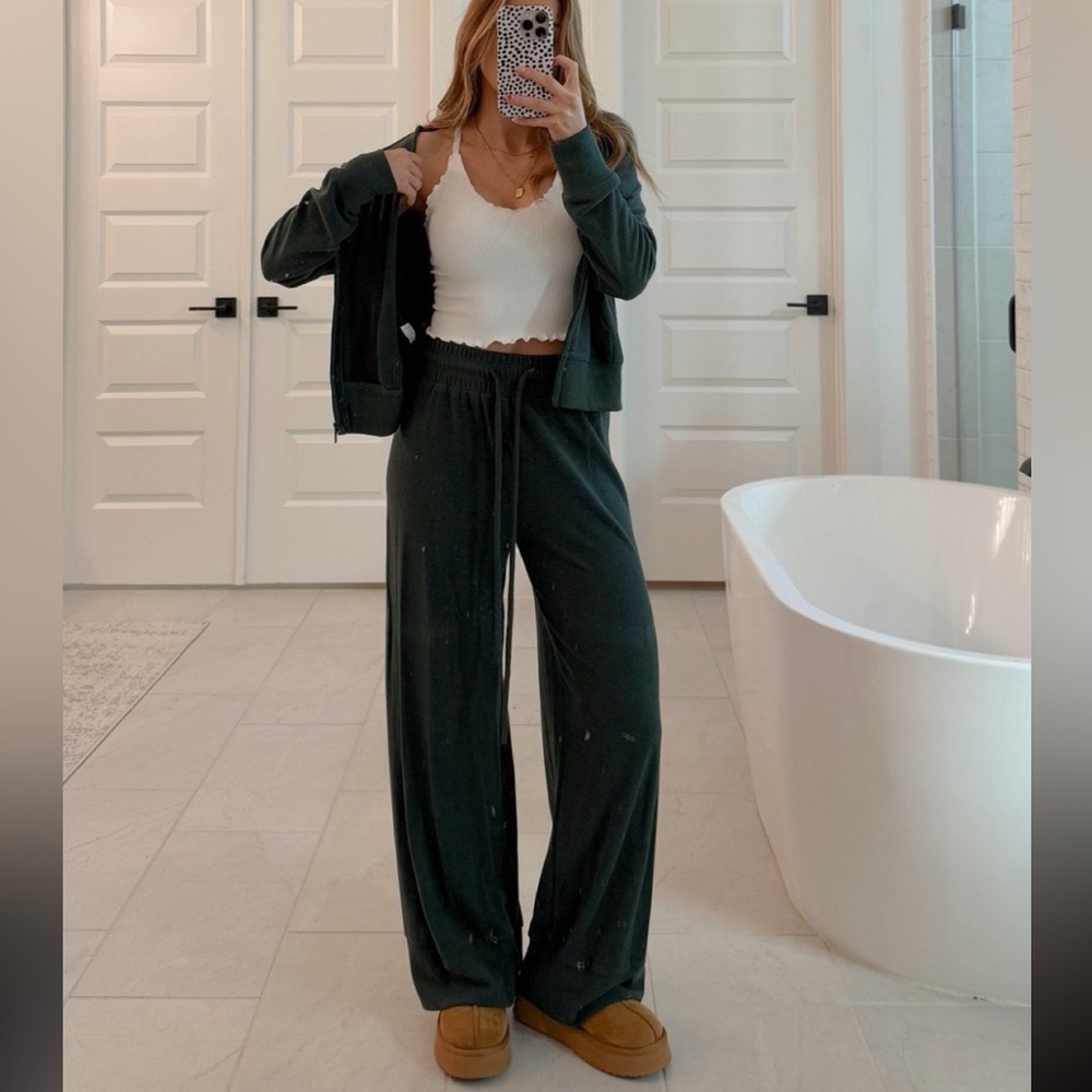 Cozy Women's Dark Green Lounge Set — Jacket & Wide-Leg Pants
